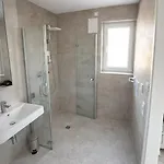 Modernes Mit Balkon Und Tiefgarage Toplage Lejlighed Paderborn