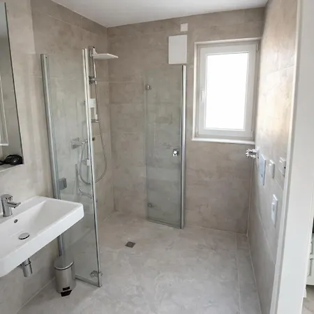 Modernes Mit Balkon Und Tiefgarage Toplage Apartment Paderborn