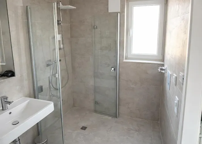 Modernes Mit Balkon Und Tiefgarage Toplage Lejlighed Paderborn